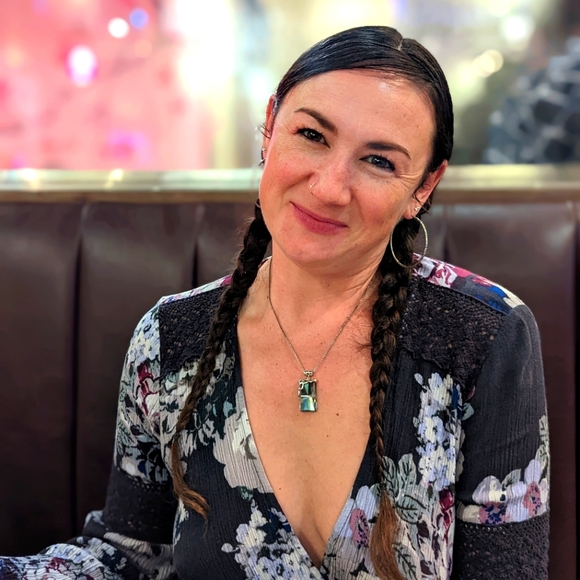 Meet your Posher, Crystal - Picture 1 of 1